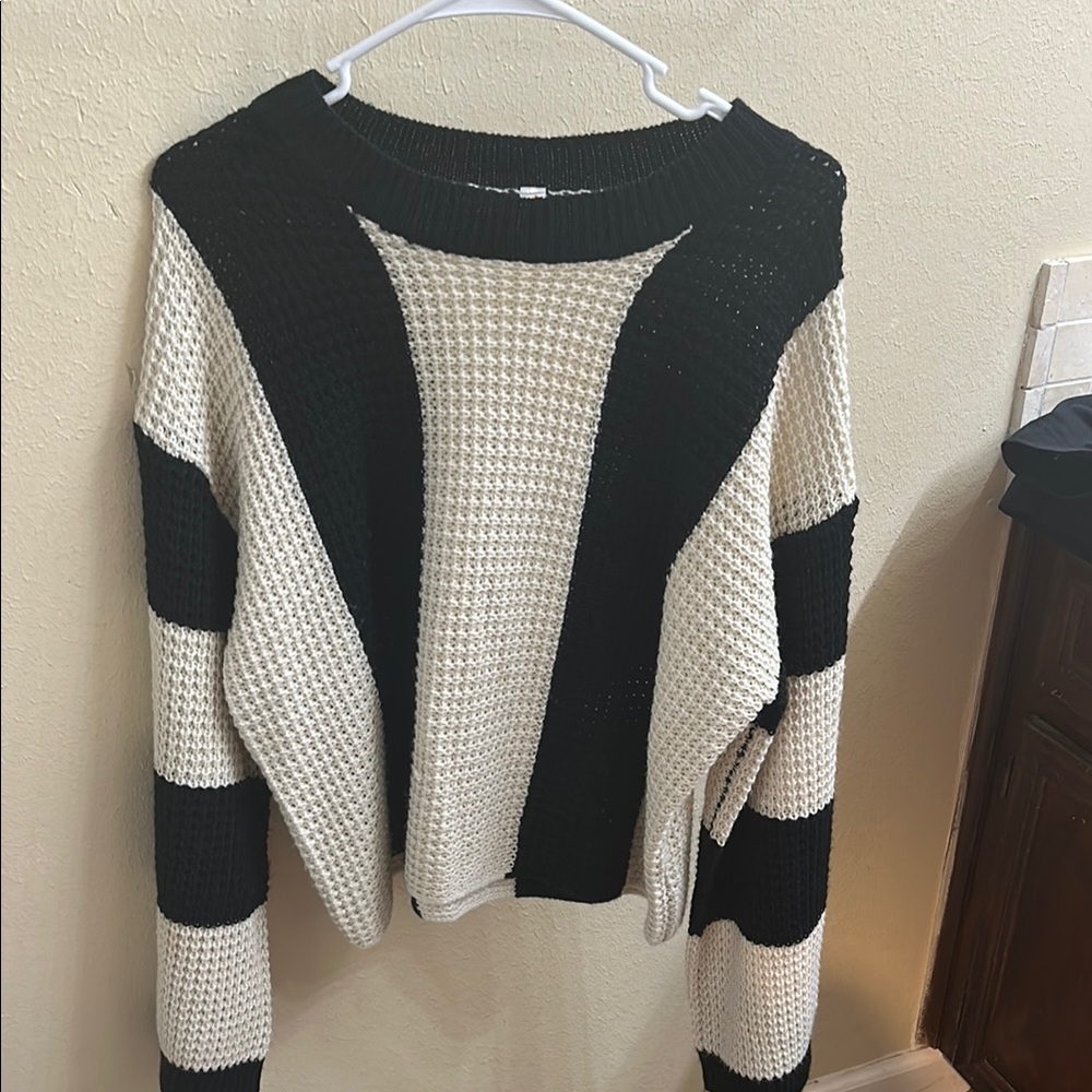 Rouge Helium Black and White Crew Neck Sweater with Geometric Design
